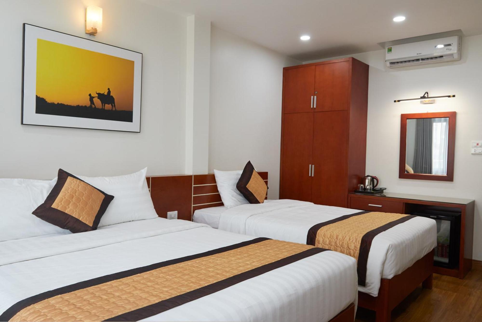 Van Nam Hotel Ha Long Esterno foto