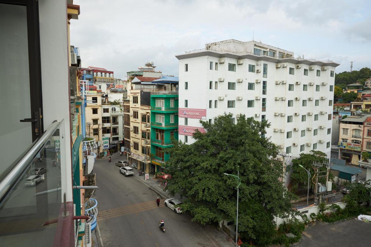 Van Nam Hotel Ha Long Esterno foto