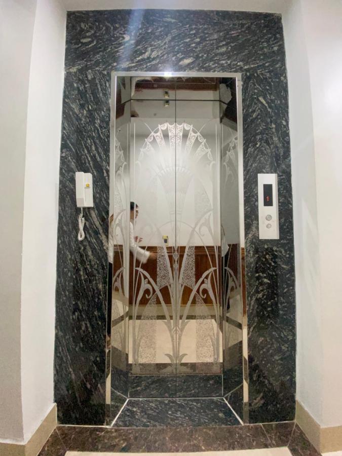 Van Nam Hotel Ha Long Esterno foto