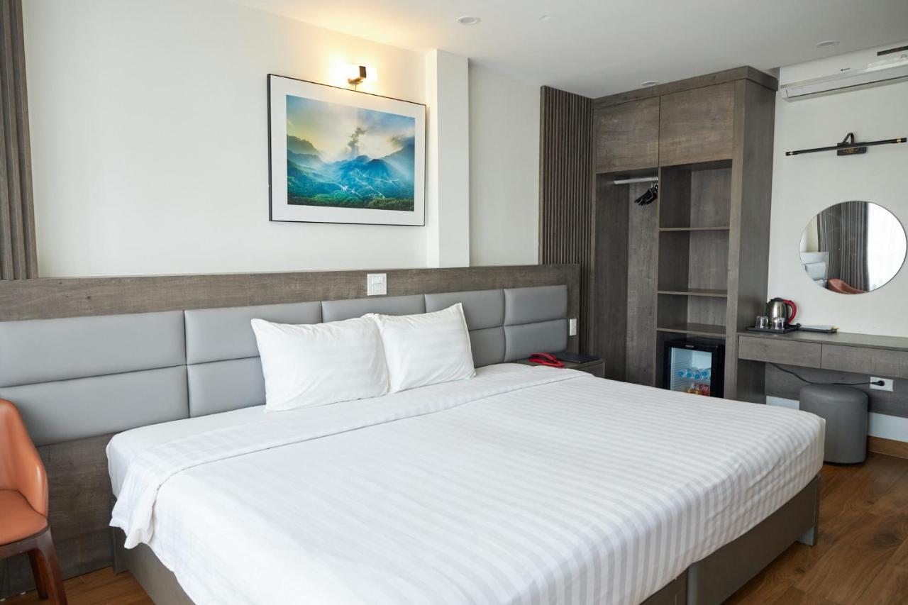 Van Nam Hotel Ha Long Esterno foto